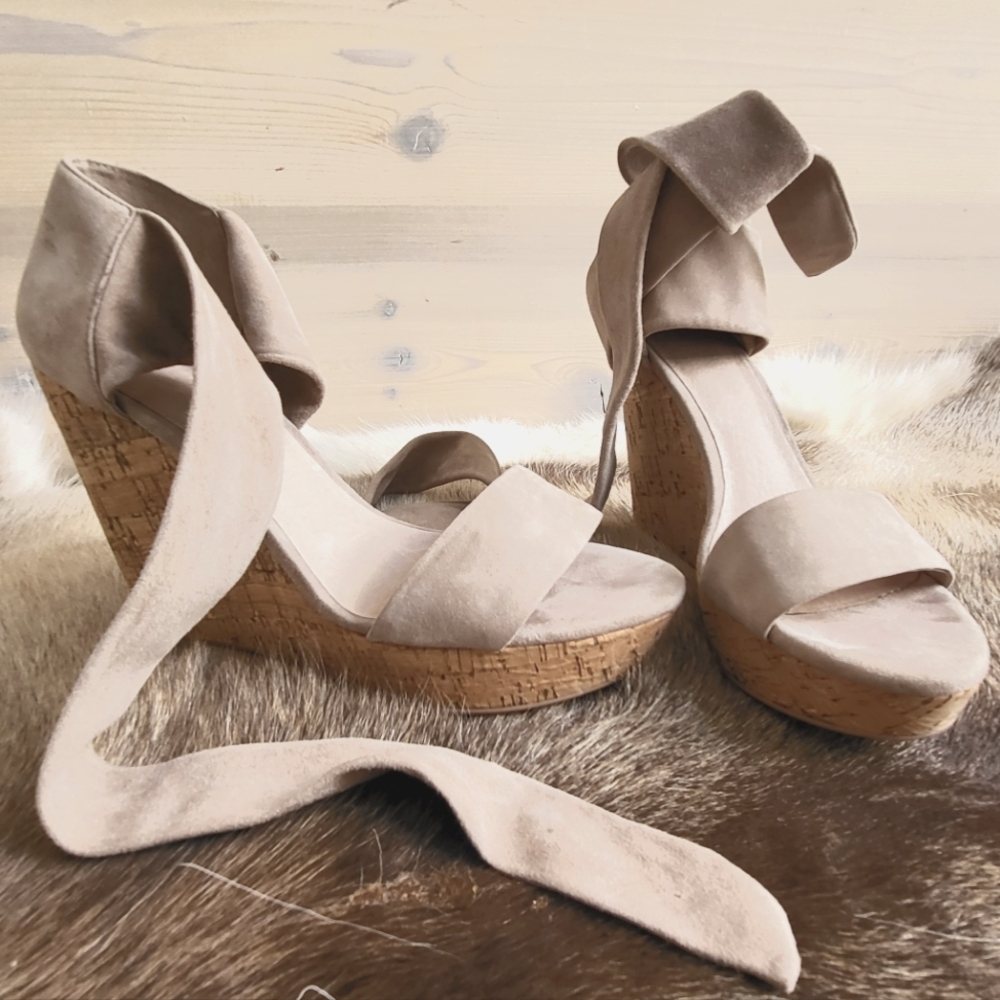 Alex+Alex Taupe Grey Suede Cork Wedge Sandals with Ankle Wrap Tie size 9